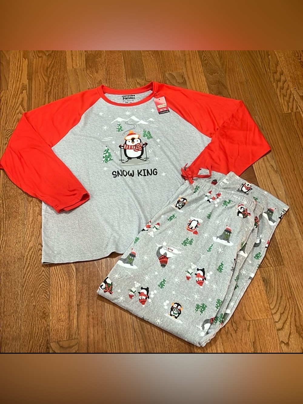 Holiday Winter men's 2X Penguin Snow king pajamas
Christmas